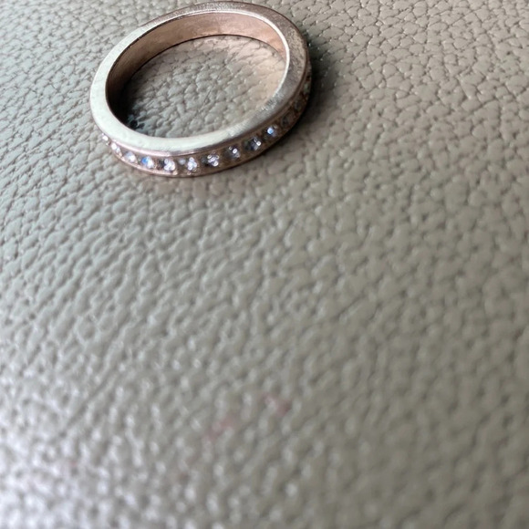 Fashion faux  diamonds Rose gold tone round ring - Picture 2 of 6